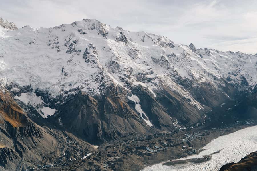 Mount Cook: Helicopter Flight with Alpine Landing - Looking across the Liebig mountain range
