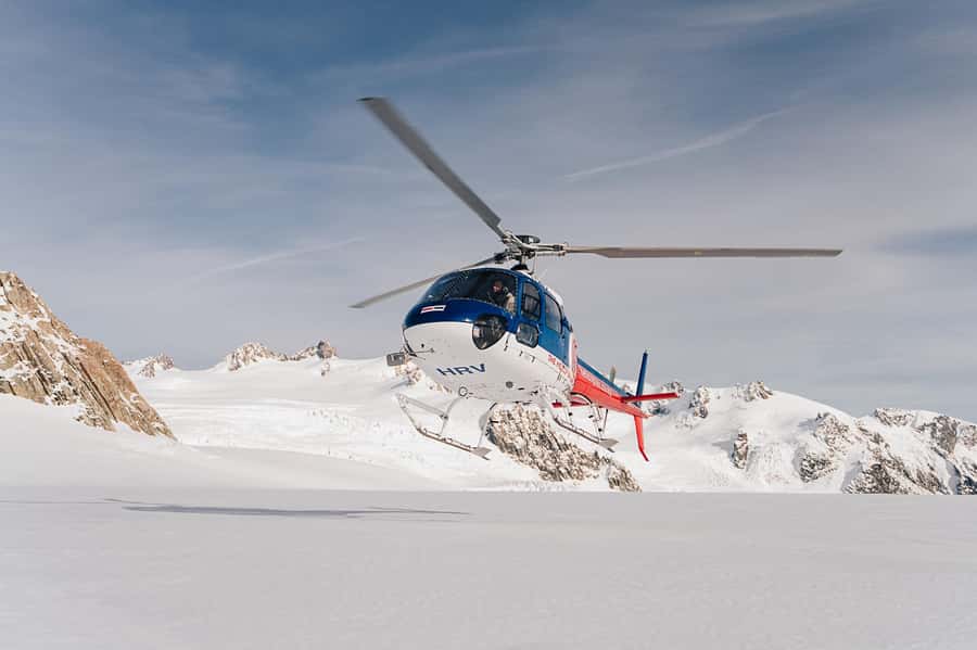 Mount Cook: Mountains High 40 minute Flight - Flying toward the Hochstetter Icefall