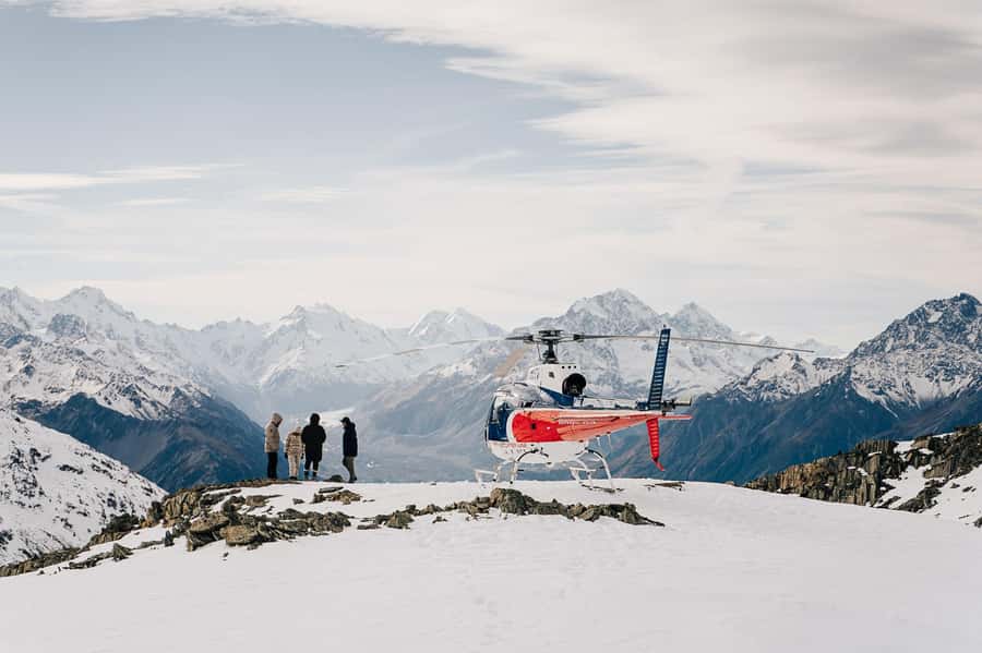Mount Cook: Mountains High 40 minute Flight - Touching down in a remote alpine place