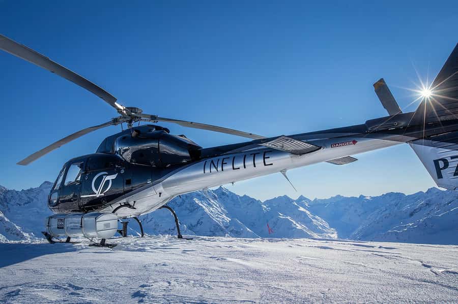 Mount Cook: Scenic Helicopter Flight with Alpine Landing - Following the Tasman Valley to the glacier lake
