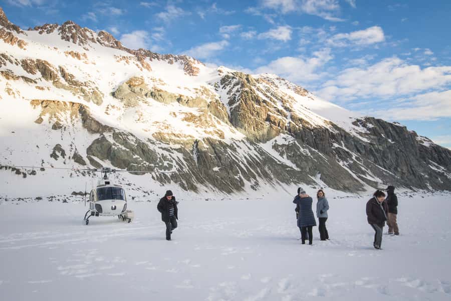 Mount Cook: Scenic Helicopter Flight with Alpine Landing - The return flight and pilot commentary