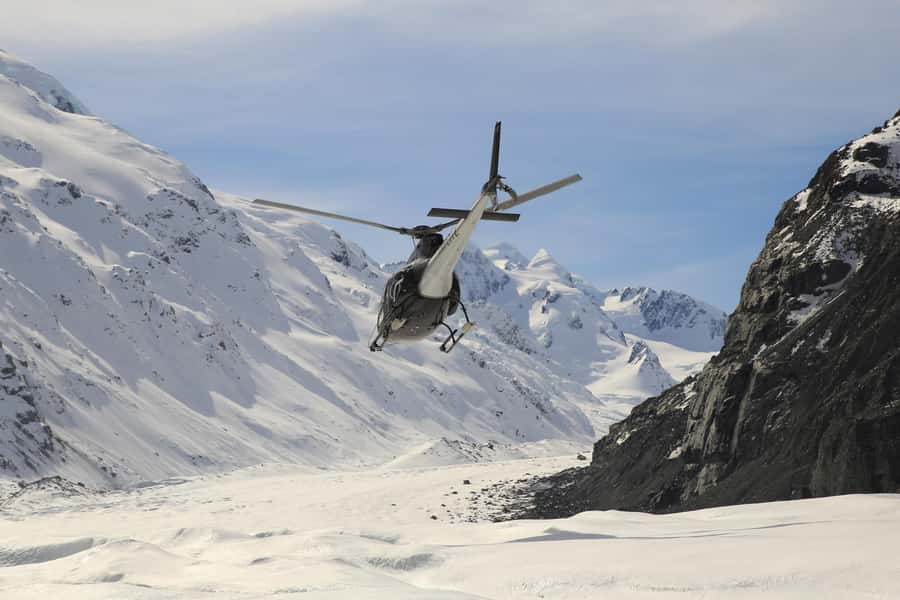 Mount Cook: Ski Plane and Helicopter Glacier Combo Flight - Changing aircraft and returning to Mount Cook Airport