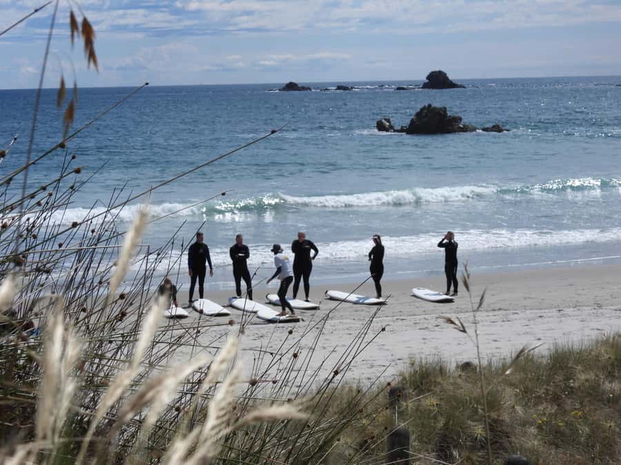 Mount Maunganui: Group Beginner Surf Lesson - Arriving at Mount Surf School HQ