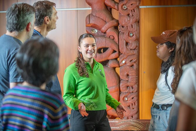 Museum of New Zealand Te Papa Tongarewa: Introducing Te Papa Tour - Meeting at 55 Cable Street