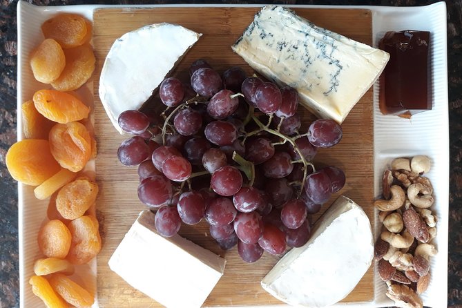 Napier: Afternoon Wine Tasting + visit Silky Oaks Chocolates - Trinity Hill and the included cheese board