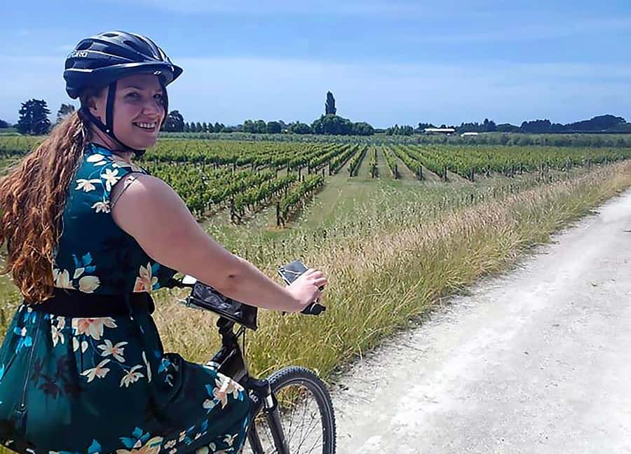 Napier: Art Deco Bike Ride and Wineries Loop - Starting in Ahuriri beside Napier’s old port