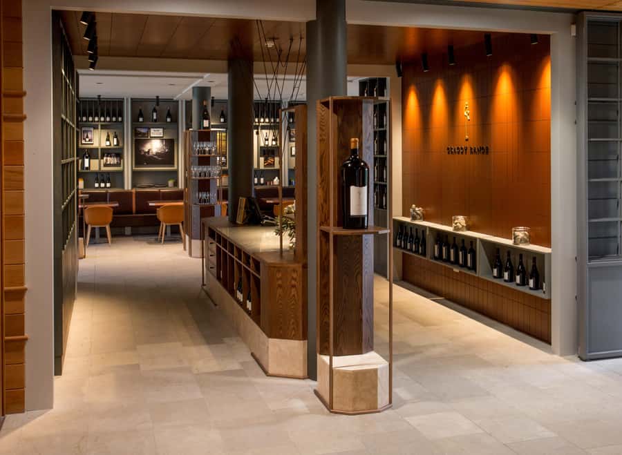 Napier Craggy Range Wine tour with Te Mata Peak summit views - Starting in Napier or at the port