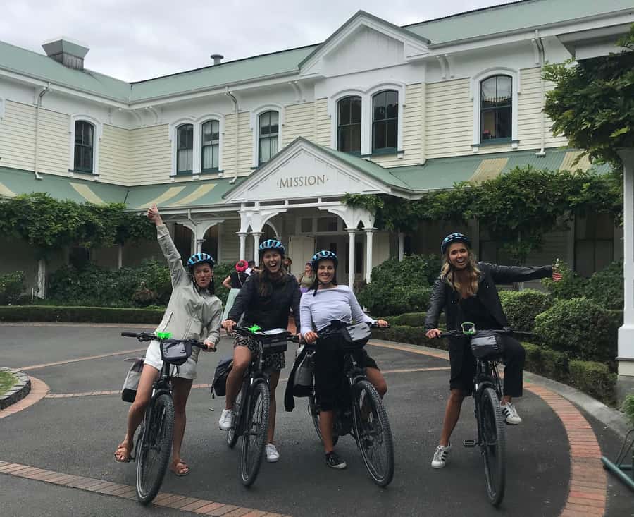 Napier: Cruise Self-Guided Cycle Ride to Winery - Half Day - Starting beside Napier’s waterfront