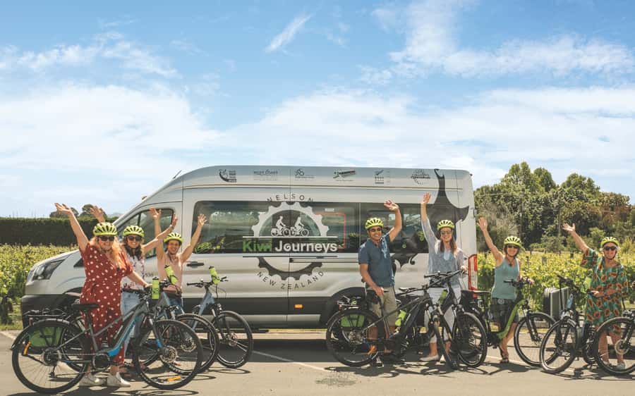 Nelson: Abel Tasman Kayaking & Great Taste Trail Bike Tour - Following the Great Taste Trail through Tasman
