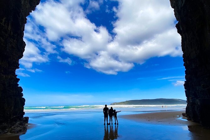 Nugget Point and Cathedral Caves Private Tour from Dunedin - Nugget Point and the lighthouse walk
