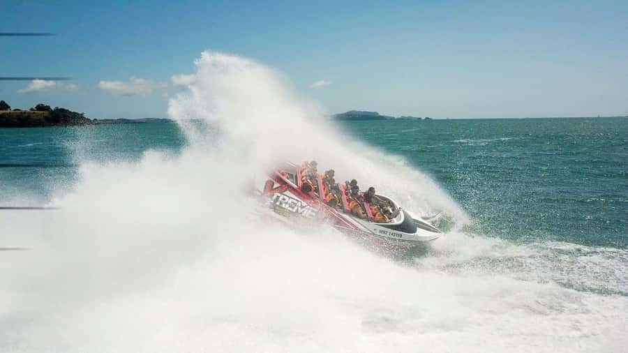 Paihia: Bay of Islands 30-minute Adventure Jet Boat Trip - Meeting the boat at Paihia Wharf