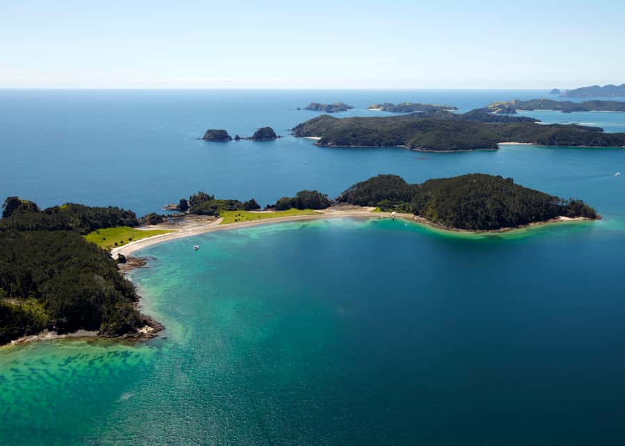 Paihia/Russell: Hole in the Rock Cruise with 2 Island Stops - Urupukapuka Island: swimming, snorkeling, and lunch