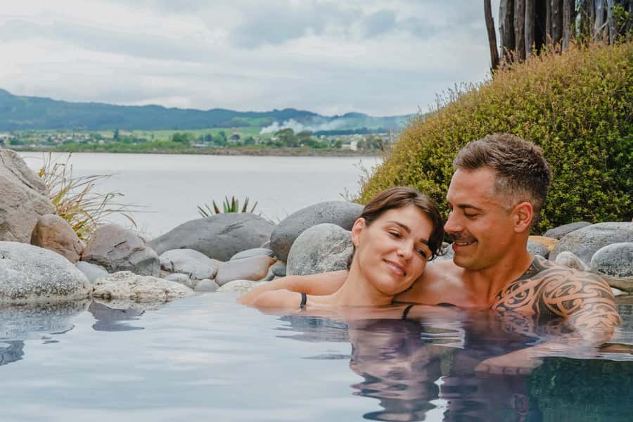 Polynesian Spa Rotorua: Lake View Private Pools Experience - Your 45-minute private pool session