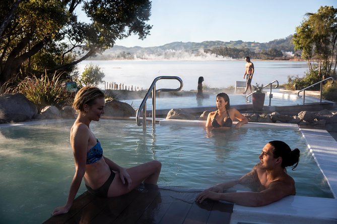 Polynesian Spa Rotorua: Pavilion (12+ yrs) Hot Pool Bathing - Changing rooms, towels, and storage