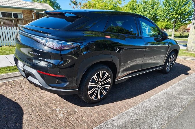 Private Auckland Airport Transfer and Hotel Service - The roughly 30-minute ride into Auckland