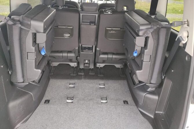 Private Auckland Airport Transfer: to/from City Hotels in Minivan - The Minivan Ride Into Auckland
