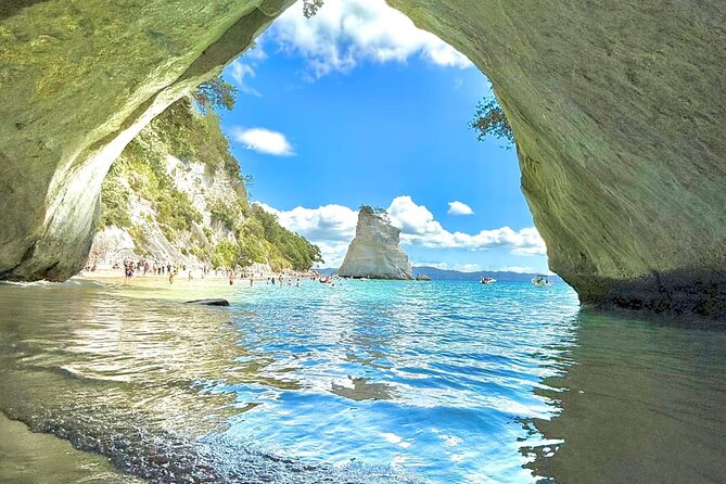 [PRIVATE] Cathedral Cove and Hot Water Beach - Cathedral Cove: three hours for the coast and the arch