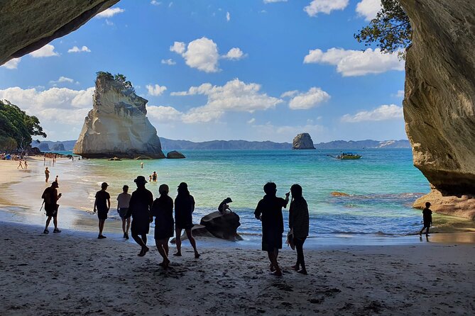 [PRIVATE] Cathedral Cove and Hot Water Beach - What makes Cathedral Cove worth the effort