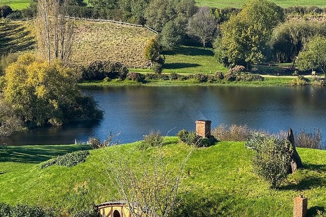Private Hobbiton Movie Set and Rotorua Day Trip from Auckland - Te Puia adds Māori culture