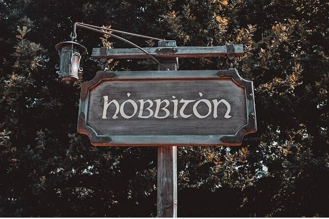 Private Hobbiton movie set & Blue springs from Auckland - Why this private Auckland day trip works