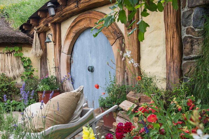 Private Journey to Middle-earth: Hobbiton Movie Set - Ex Auckland - Leaving Auckland for the Waikato countryside