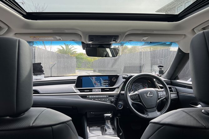 Private Luxury Airport Transfers in Auckland – Sedans & Vans - Who will get the most value from this transfer?