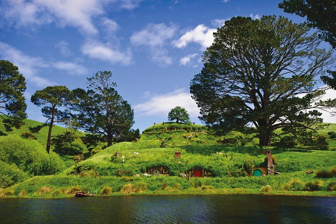 Private tour - Hobbiton Movie Set Evening Banquet Return from Auckland - Small Details That Improve the Day