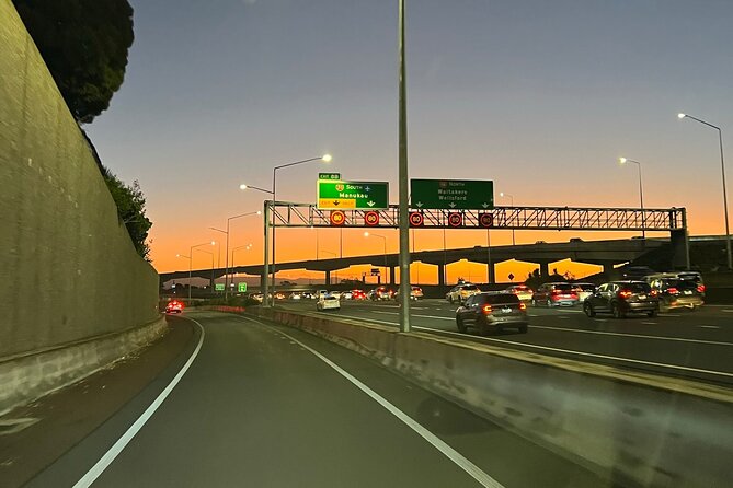 Private Transfer From Auckland Domestic Airport To Auckland City - What the driver service adds