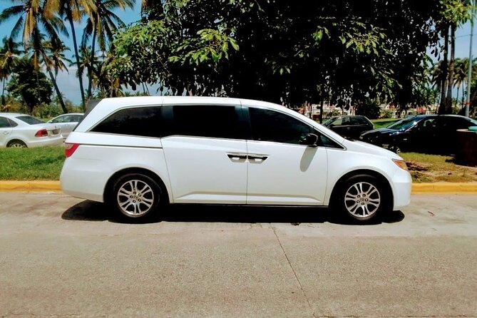 Private Transfer from Auckland Port to Auckland Airport (AKL) - Price and value at $43.73 per person