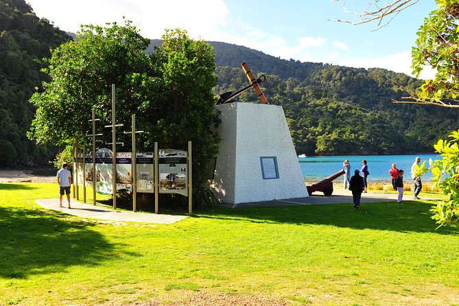 Queen Charlotte Sound Mail Boat Cruise - Choosing your seat and handling the weather