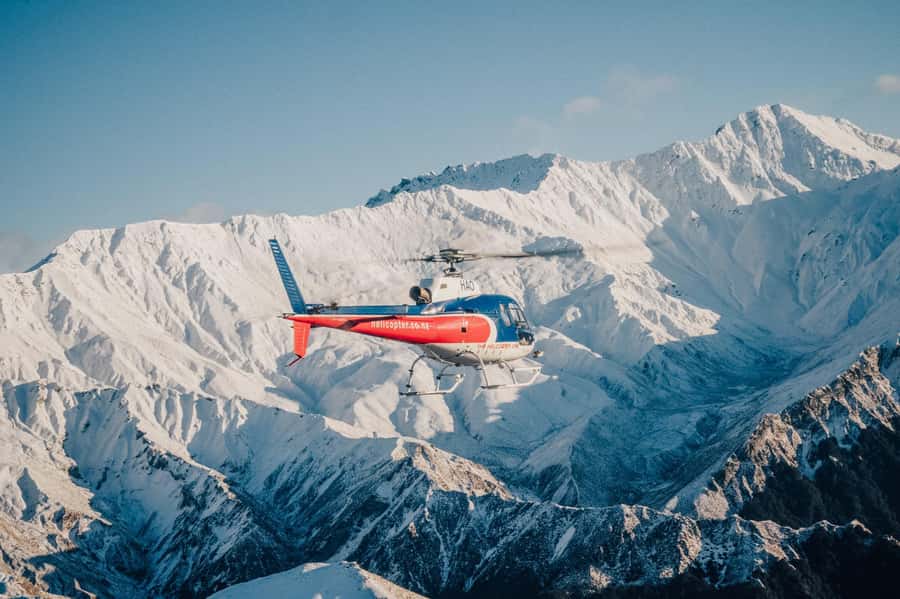 Queenstown: 50-Minute Southern Glacier Helicopter Flight - Small groups and the guide’s role