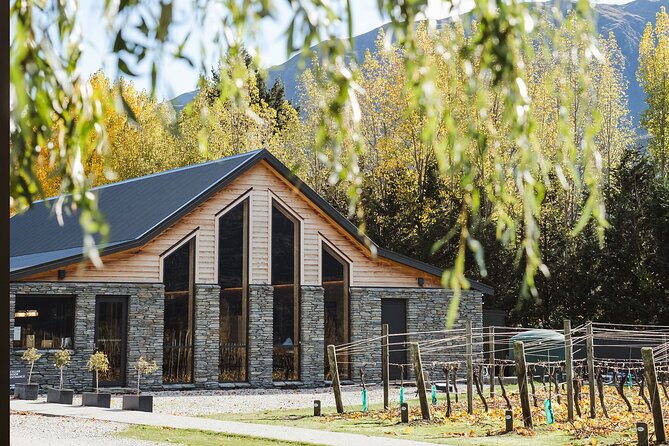 Queenstown: Afternoon Wine & Beer Tour with Platters - Stop Three: Craft Beer and Food at Altitude Brewing