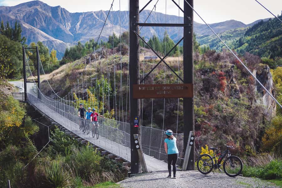 Queenstown: Arrowtown To Queenstown Biking Adventure - Coffee and gold-rush character in Arrowtown