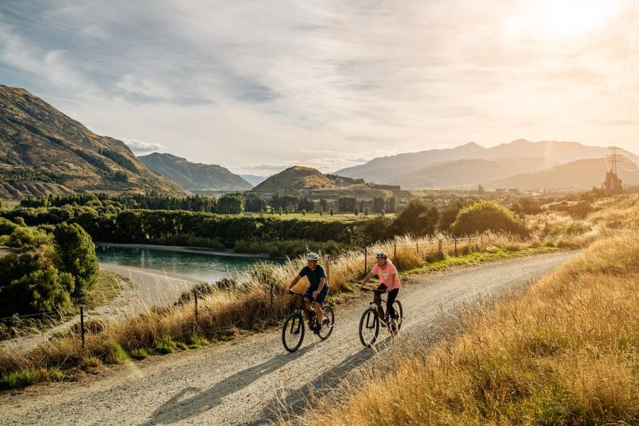 Queenstown: Arrowtown To Queenstown Biking Adventure - The Arrow River Trail and Morven Ferry