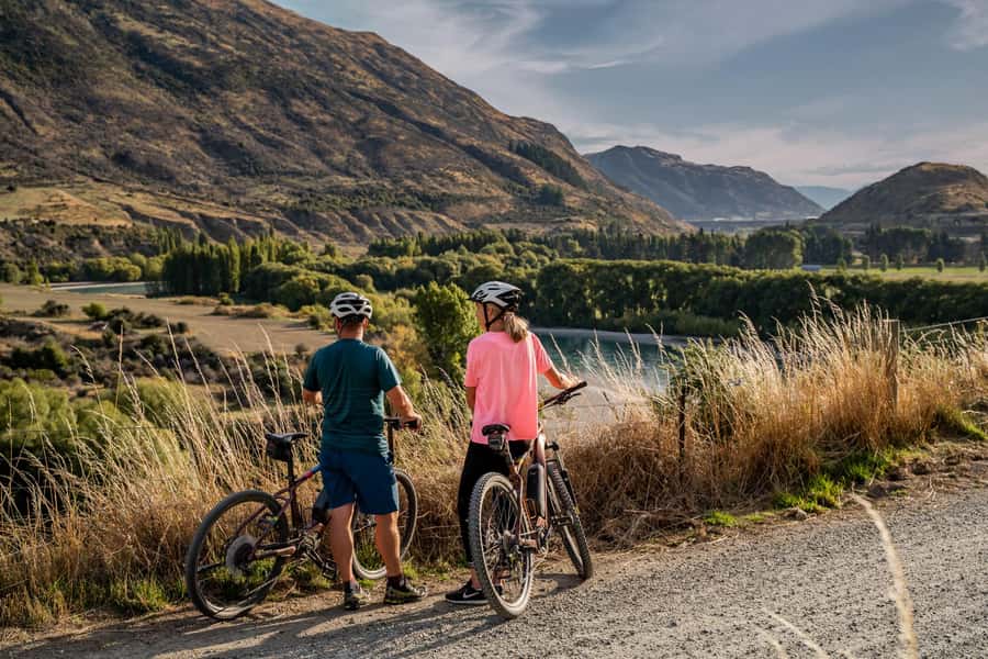 Queenstown: Arrowtown To Queenstown Biking Adventure - Reaching Lake Whakatipu and Queenstown
