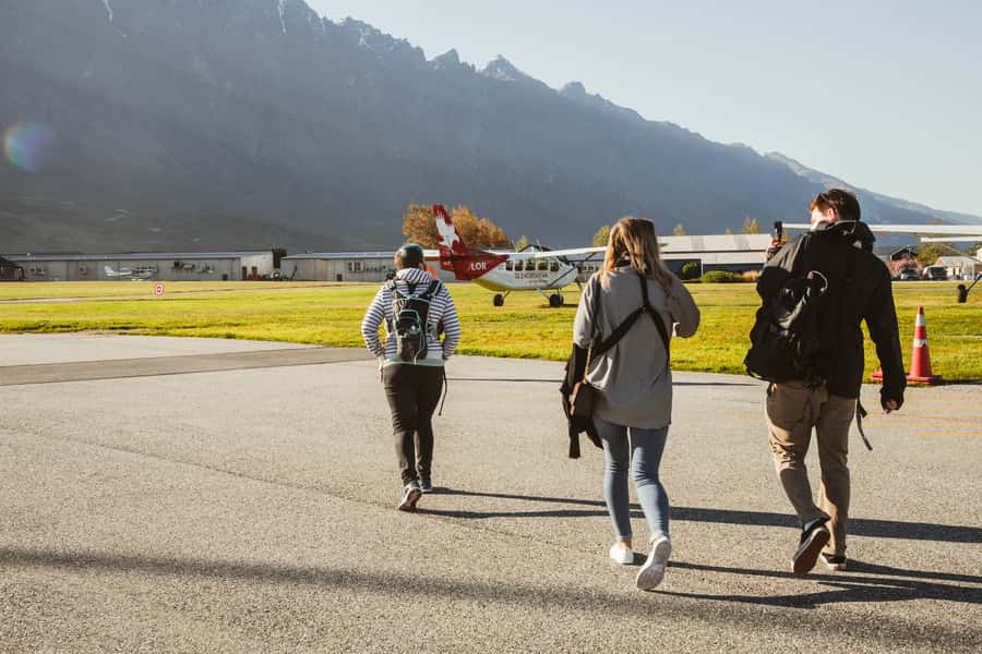 Queenstown: Day Trip to Stewart Island via Scenic Flight - Arriving in Oban and choosing your five-hour plan