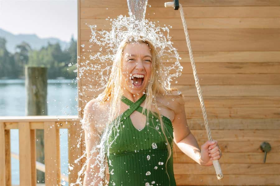 Queenstown: Floating Sauna Experience on Lake Whakatipu - Checking in at St Omers Wharf