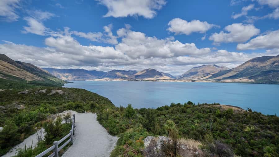 Queenstown: Glenorchy Private Day Tour with a Local Guide - The vehicle, guide, and pace