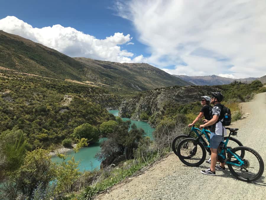Queenstown: Guided E-Bike Tour with Winery Visits & Tastings - Gibbston Valley and the Central Otago vineyards