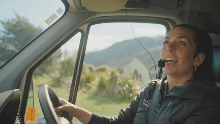 Queenstown: Helicopter & Wine Tasting Tour - Kinross Cottages, lunch, and a useful pause