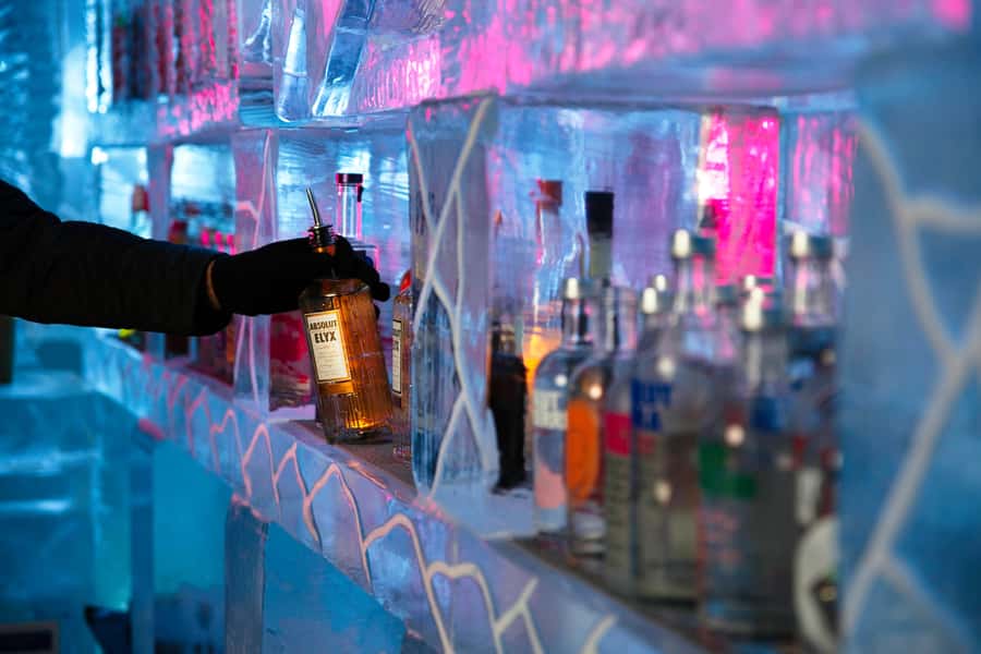 Queenstown: Ice Bar Entry with Warm Winter Gear and Drink - The One-Hour Flow