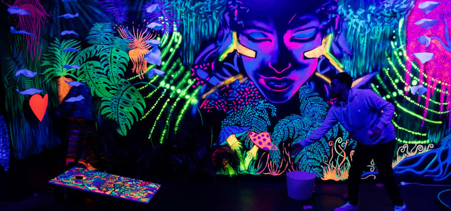 Queenstown: Indoor Putt 'n' Glow Mini Golf - Inside Thrillzone, the game starts quickly