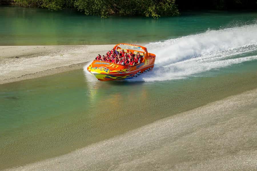Queenstown: Jet Boat Adventure with Thunder Jet - The guides make a real difference