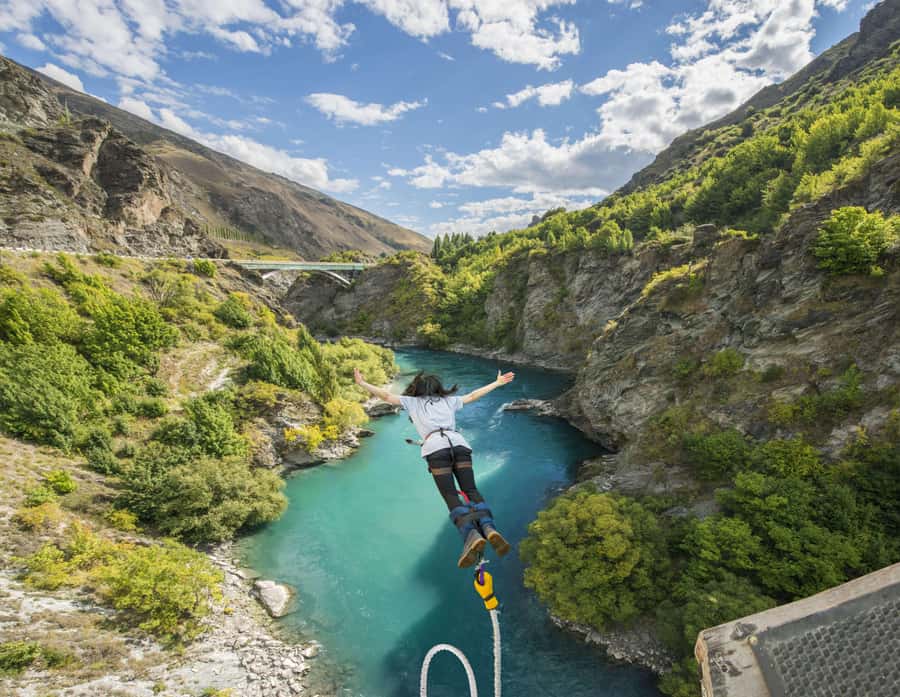 Queenstown: Kawarau Bridge Bungy - World's First Bungy! - From the bridge walkway to the jump edge