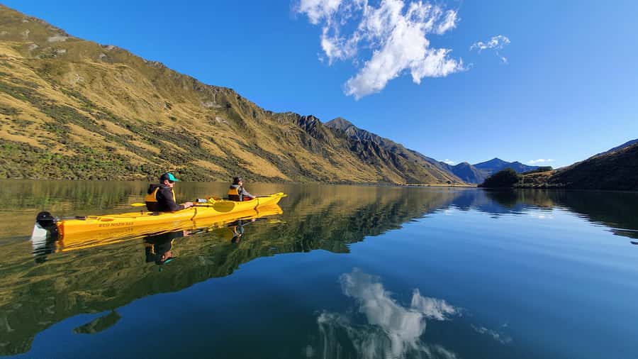Queenstown: Kayaking or SUP Experience on Moke Lake - Launching the kayaks and paddleboards
