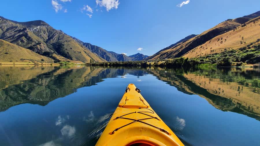 Queenstown: Kayaking or SUP Experience on Moke Lake - Who should book this Moke Lake outing?