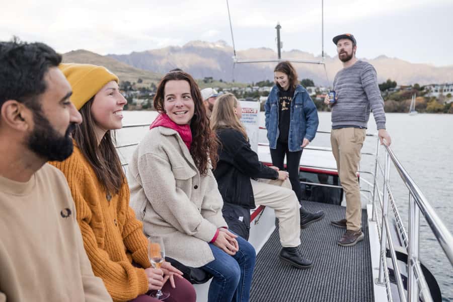 Queenstown: Lake Wakatipu Scenic Cruise - Choosing the best time and preparing for the weather