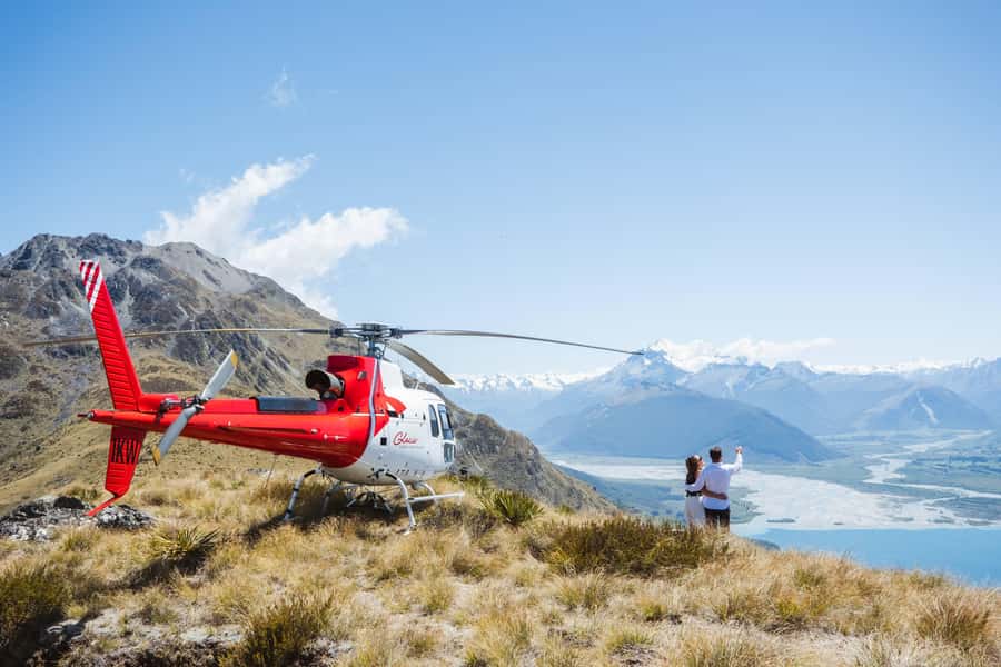 Queenstown: Milford Sound Cruise & Helicopter Alpine Tour - Film locations and local stories