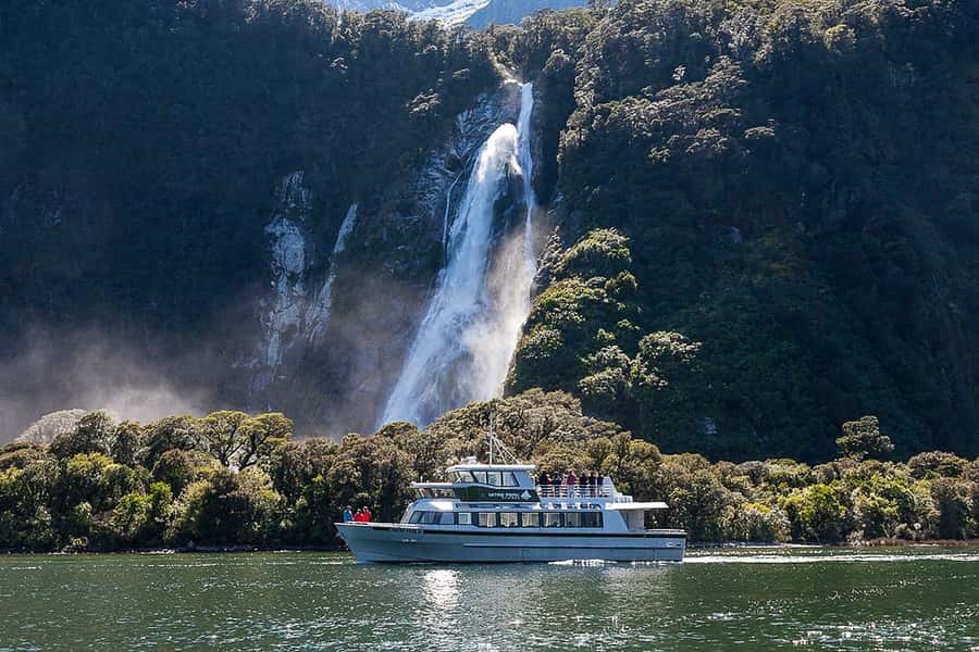 Queenstown: Milford Sound Cruise with Helicopter Transfer - Why seeing Milford Sound from the air changes the day