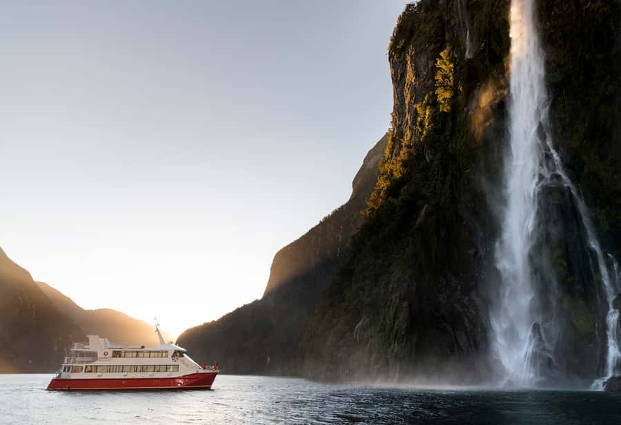 Queenstown: Milford Sound Flight and Cruise - Mount Aspiring National Park and the glacier route